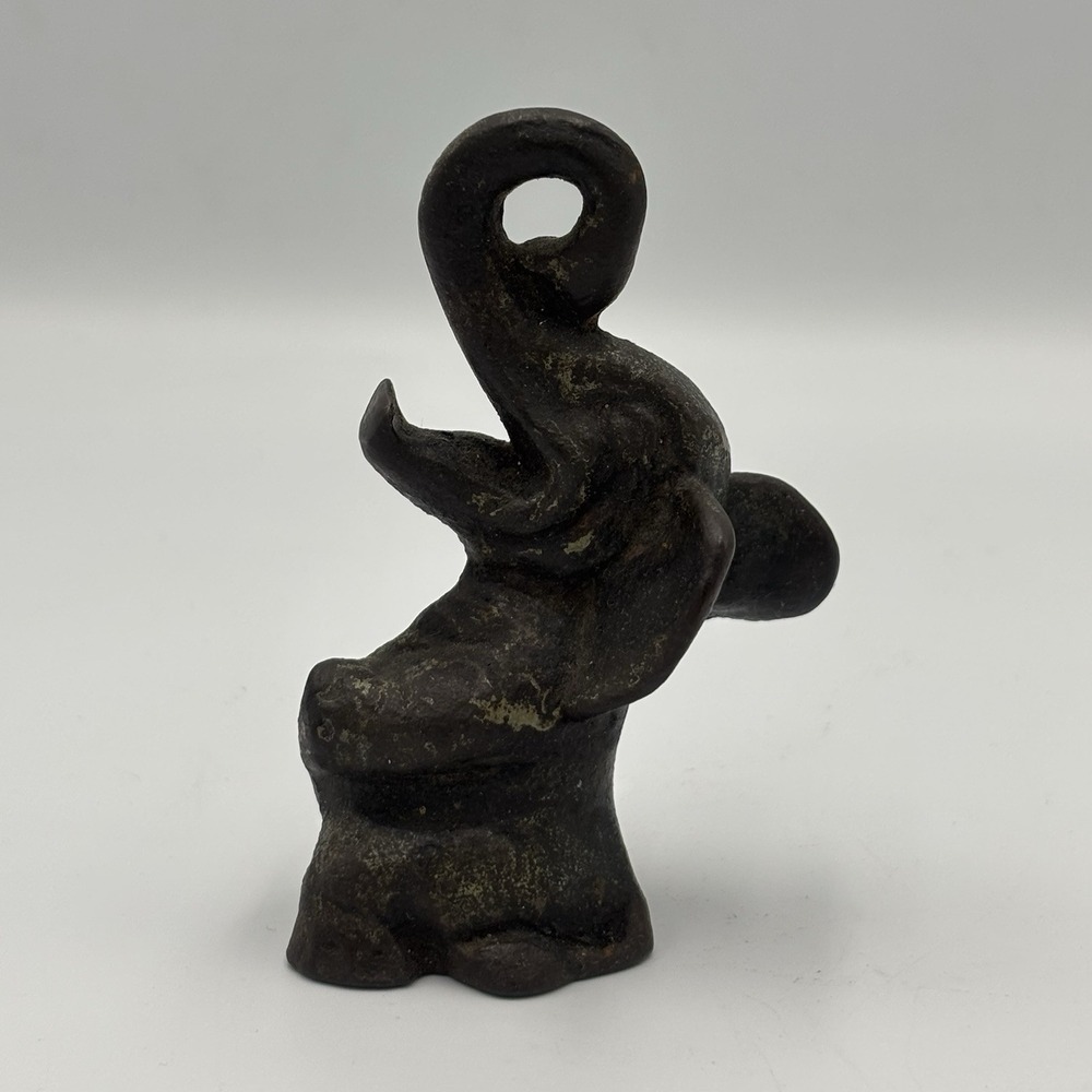 Vintage John Wright cast iron elephant bottle opener 1940s original‎ paint HTF
